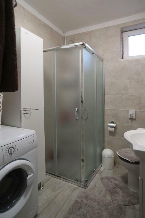 Apartment Laura ロヴィニ エクステリア 写真