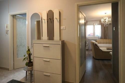 Apartment Laura ロヴィニ エクステリア 写真