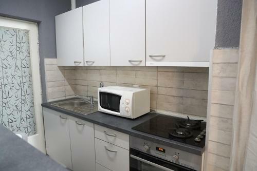 Apartment Laura ロヴィニ エクステリア 写真