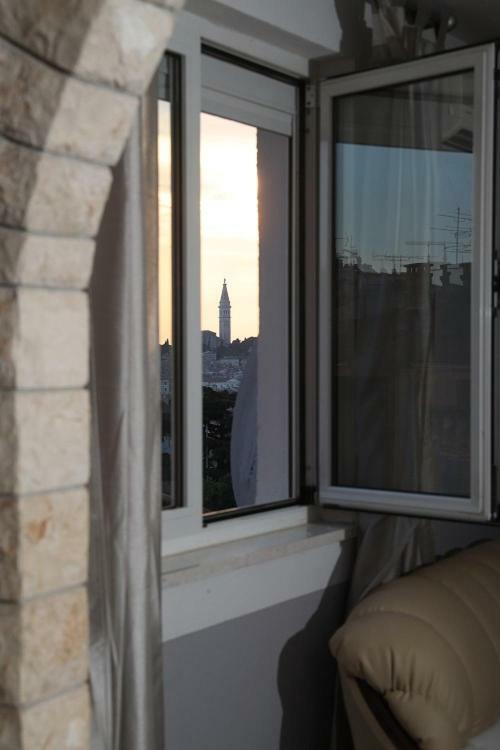 Apartment Laura ロヴィニ エクステリア 写真
